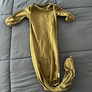 Marlowe & Co Organic Cotton Olive Green Baby Sleeping Gown 0-3 months